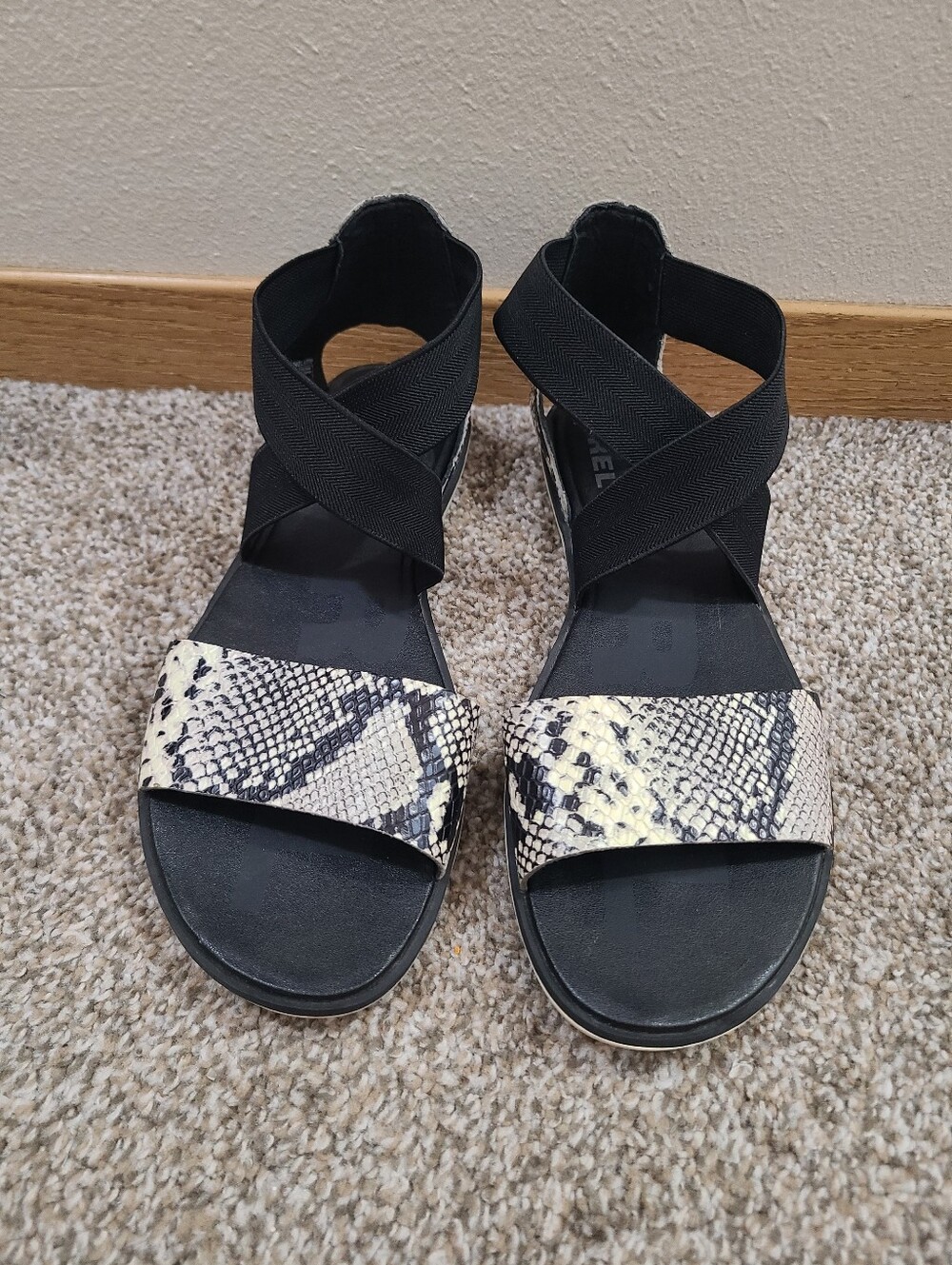 Sorel Ella II Black Leather Snakeskin Print Ankle Strap Flat Sandals - Picture 3 of 6